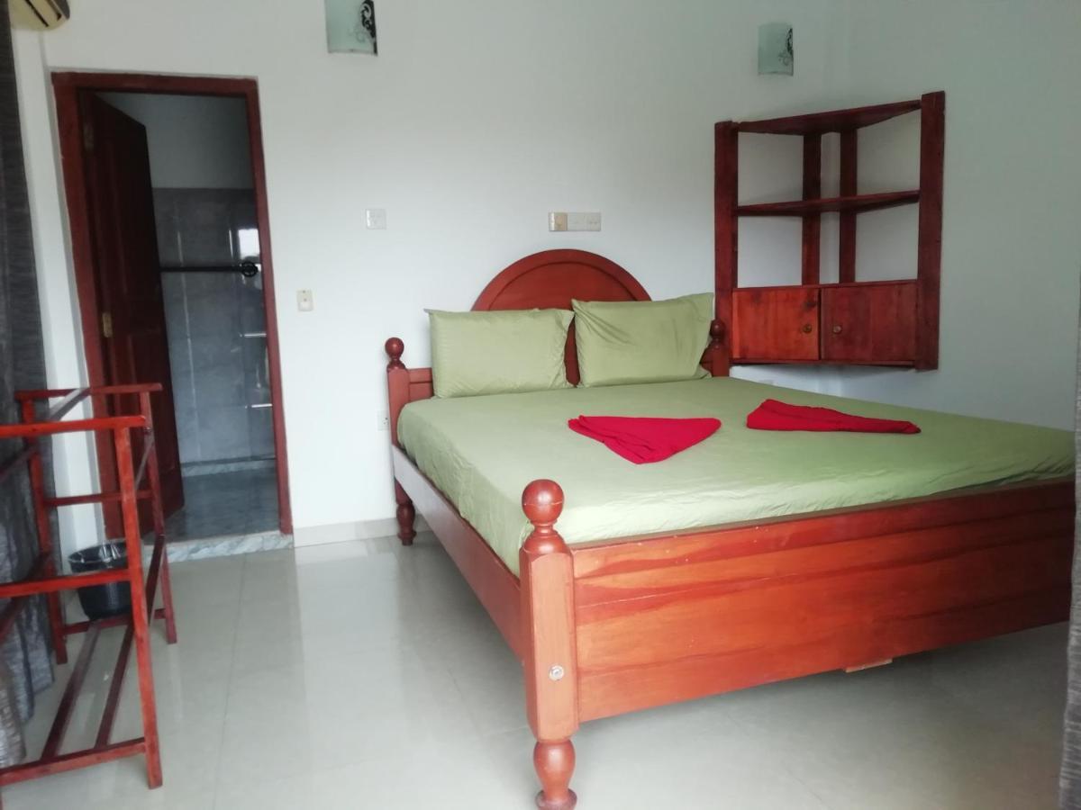 White Baby Hotel Hikkaduwa Exterior photo
