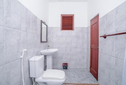 White Baby Hotel Hikkaduwa Exterior photo