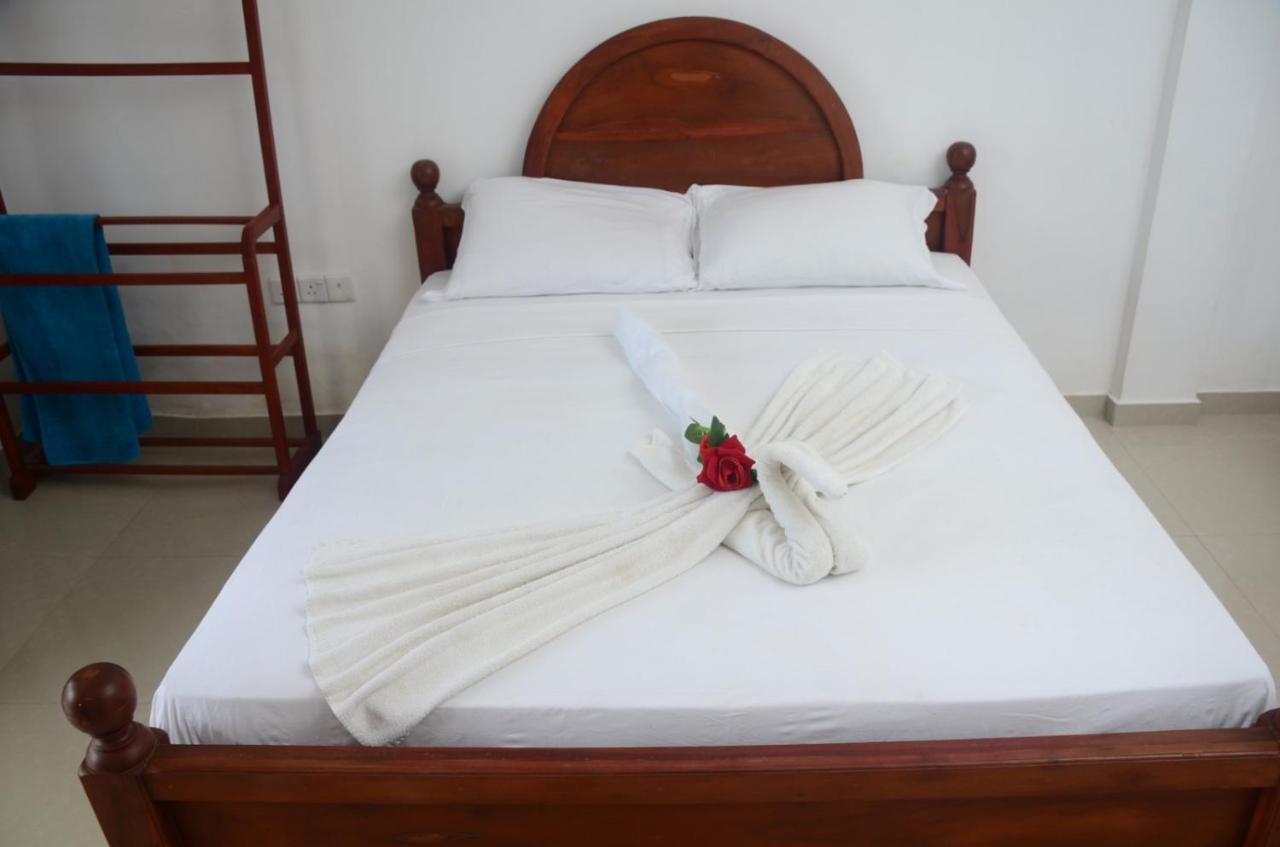 White Baby Hotel Hikkaduwa Exterior photo